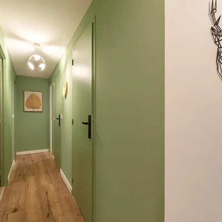 Apartment Amja Saint-roch: Spacious Family With Parking Montpellier